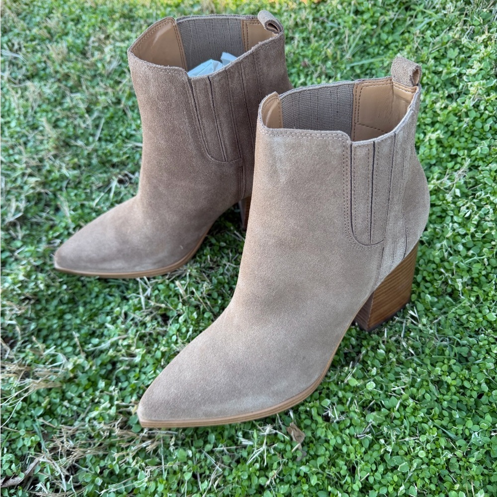 Marc Fisher women’s leather Suede Pointed-Toe Ankle Boots in tan. Sz-9.5M. LocW - Picture 9 of 12